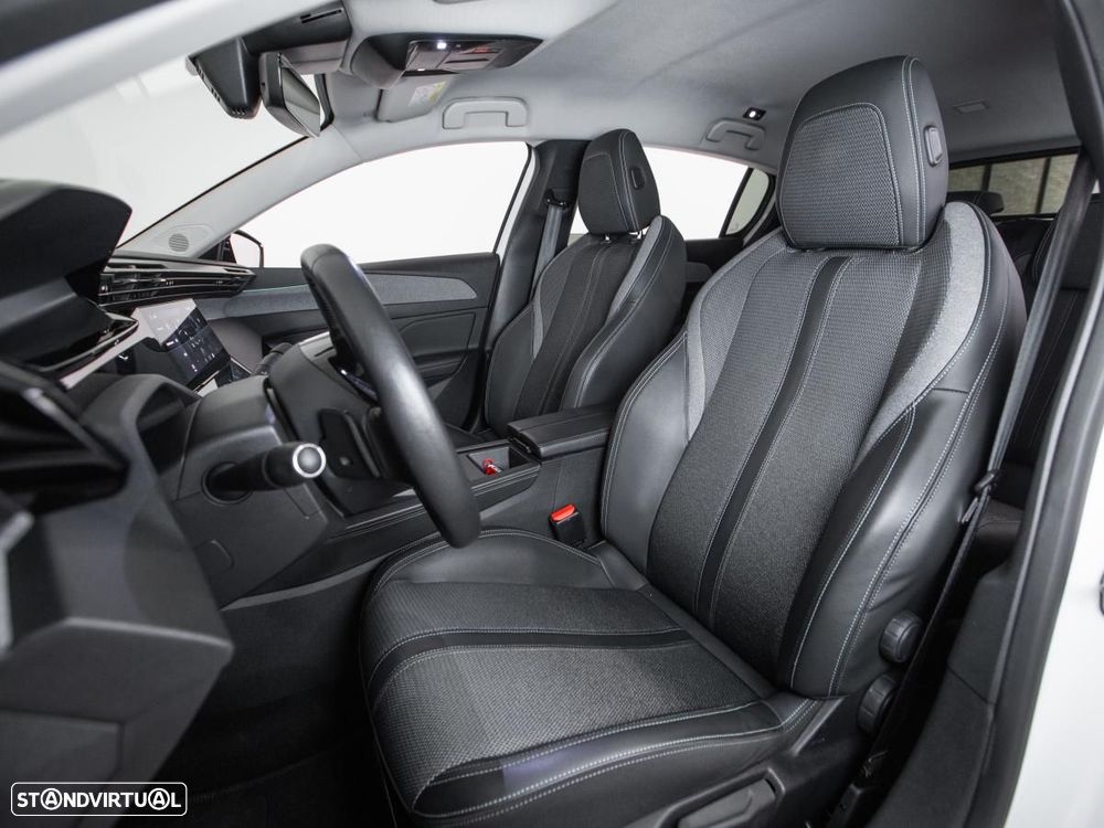 Peugeot 308 - 8