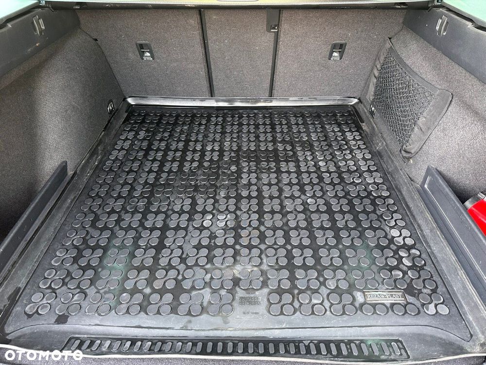 Volkswagen Passat Variant - 16