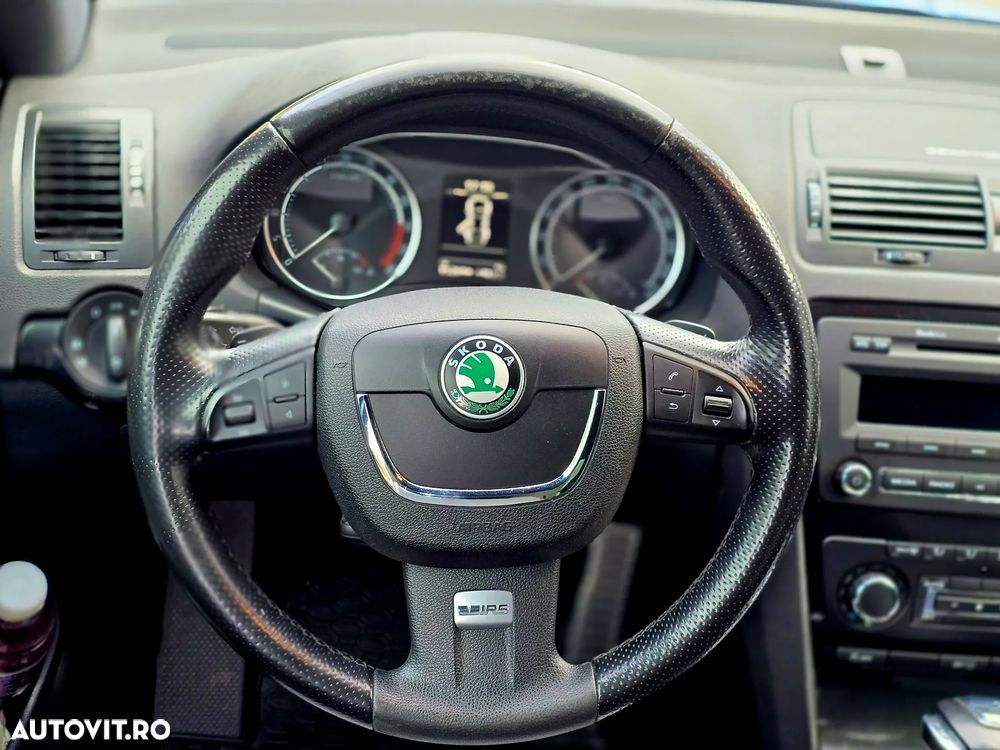 Skoda Octavia 2.0 TDI CR DPF DSG RS - 10