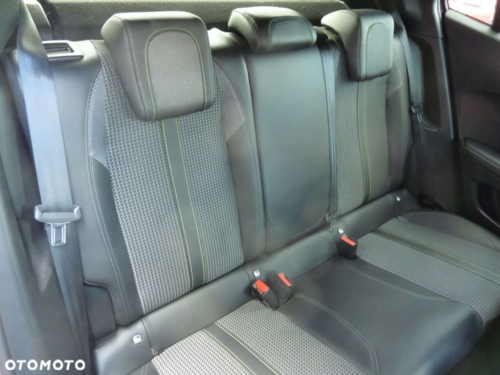 Peugeot 2008 - 13