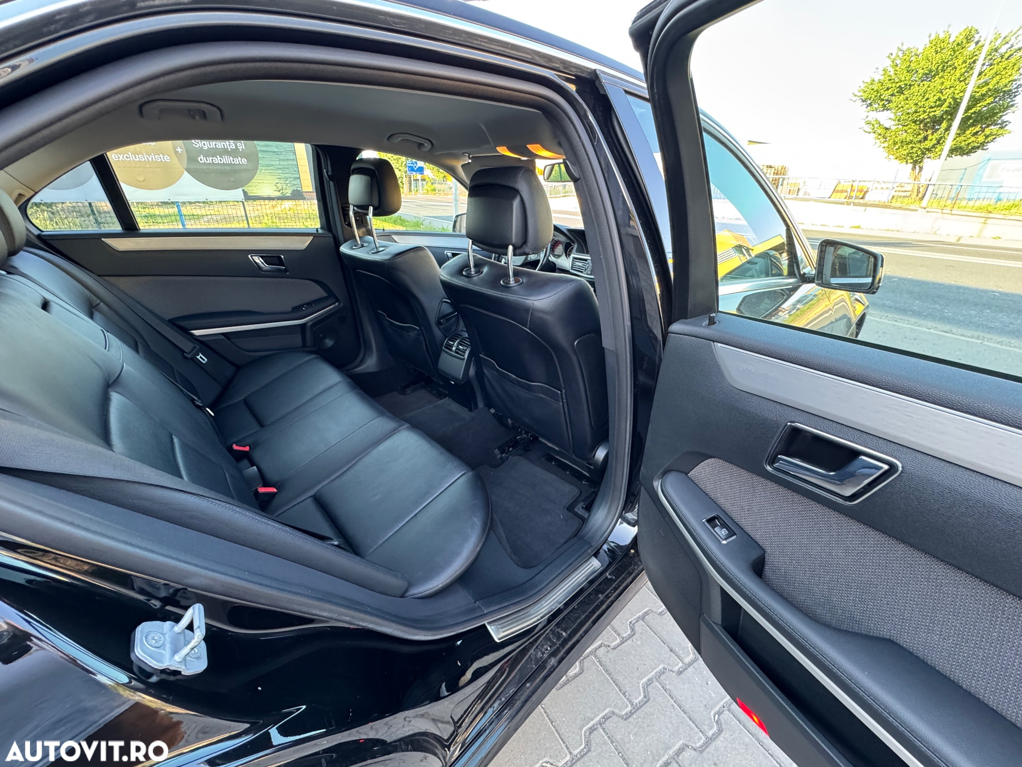 Mercedes-Benz E - 33