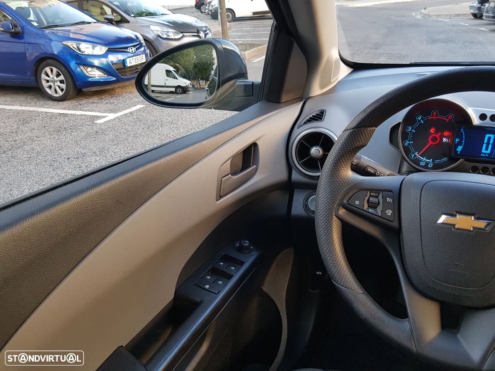 Chevrolet Aveo 1.2 LTZ - 17