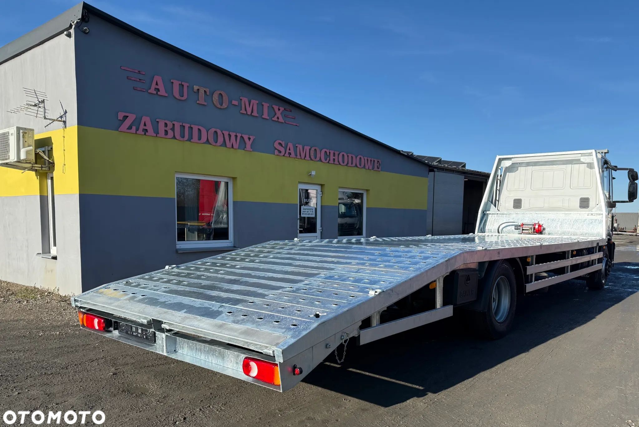 Mercedes-Benz zabudowa - najazd wysuw hydrauliczny - 1