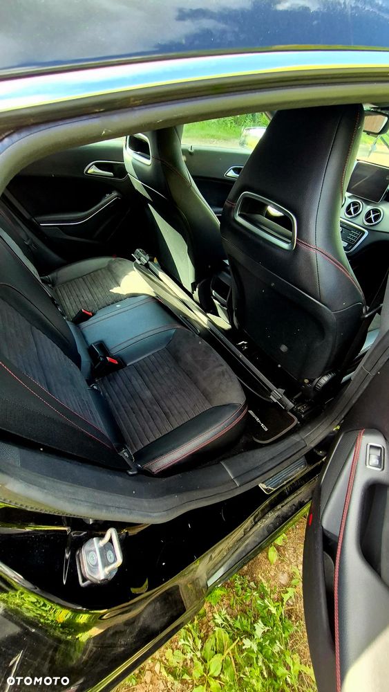 Mercedes-Benz CLA 180 7G-DCT AMG Line - 13