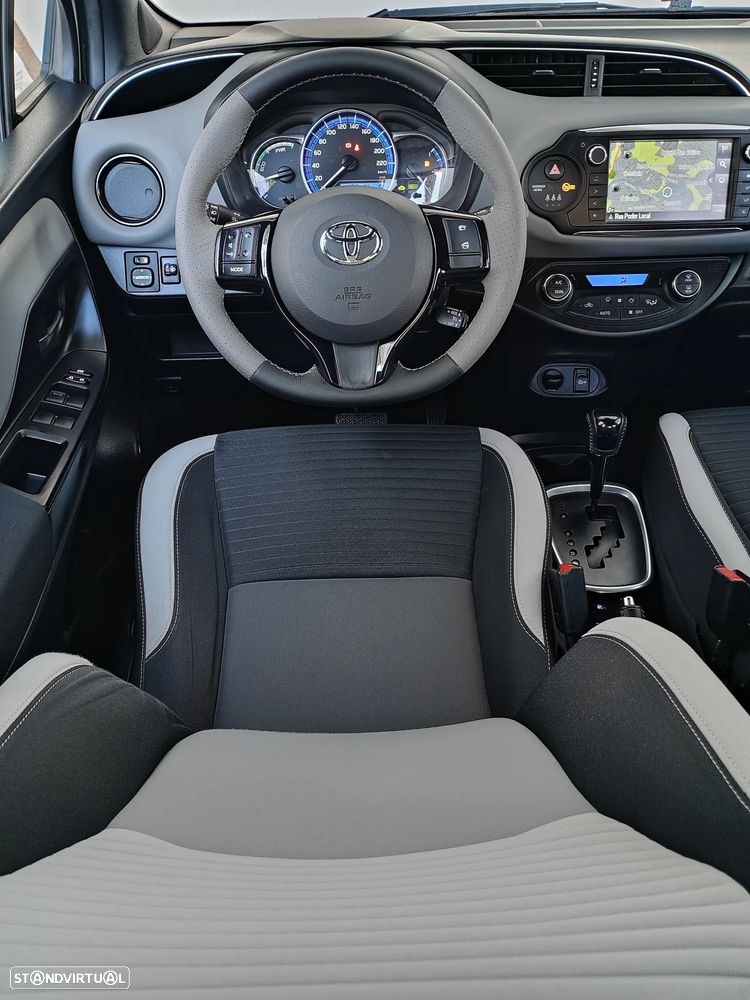 Toyota Yaris 1.5 HSD Comfort +P.Style+P.Techno — fotografia 57