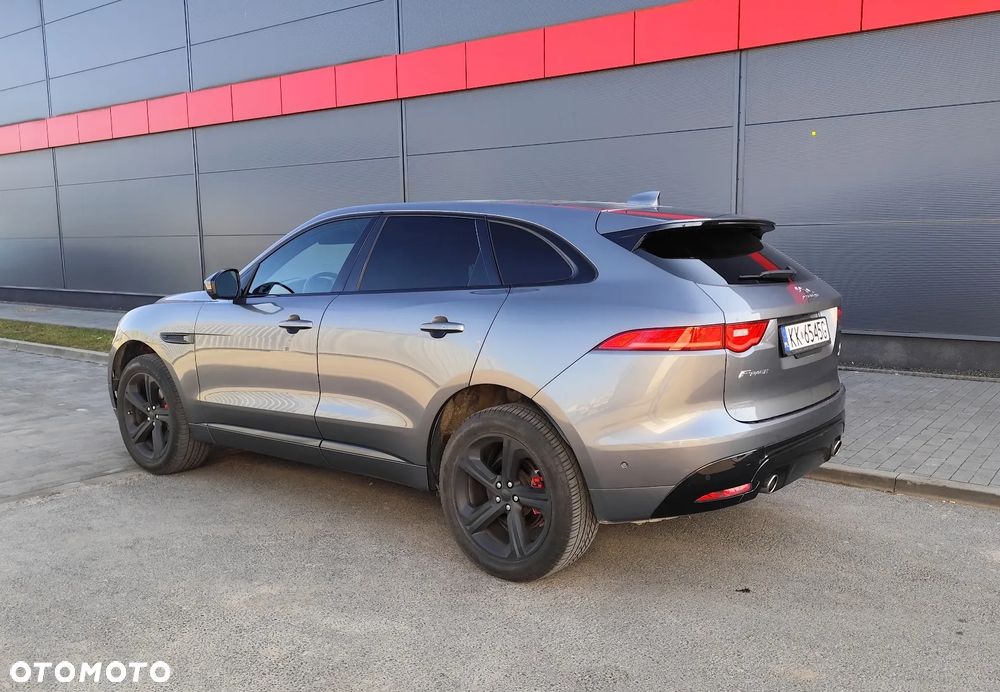Jaguar F-Pace - 4