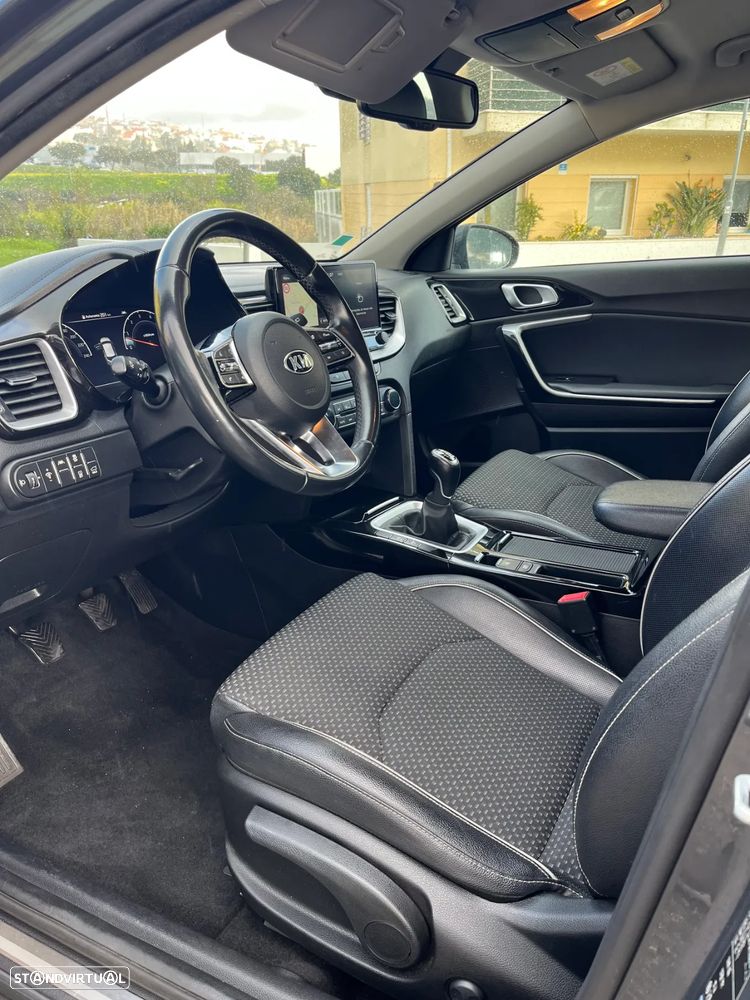 Kia XCeed 1.6 CRDi MHEV Tech - 6