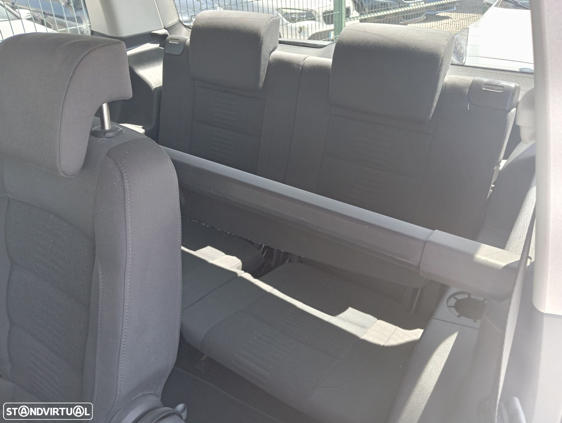 VW Touran 1.9 TDi Highline 7L - 15