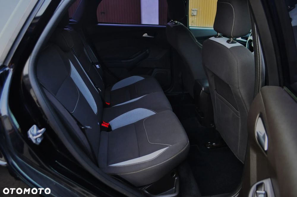 Ford Focus 2.0 EcoBoost ST - 25