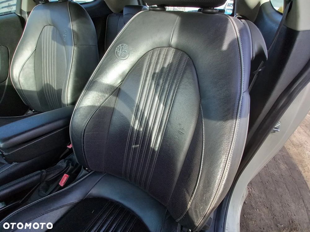 ALFA ROMEO MITO FOTELE KANAPA KOMPLET SKÓRY KUBŁY - 2