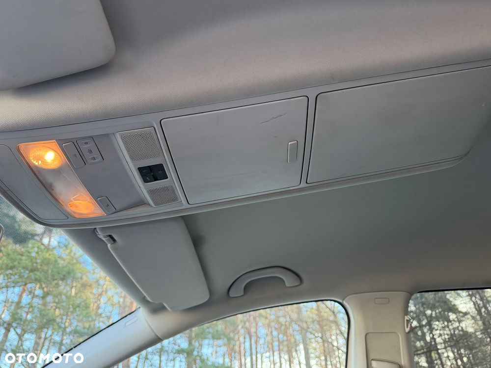 Volkswagen Touran 1.6 TDI DPF Cross DSG - 15