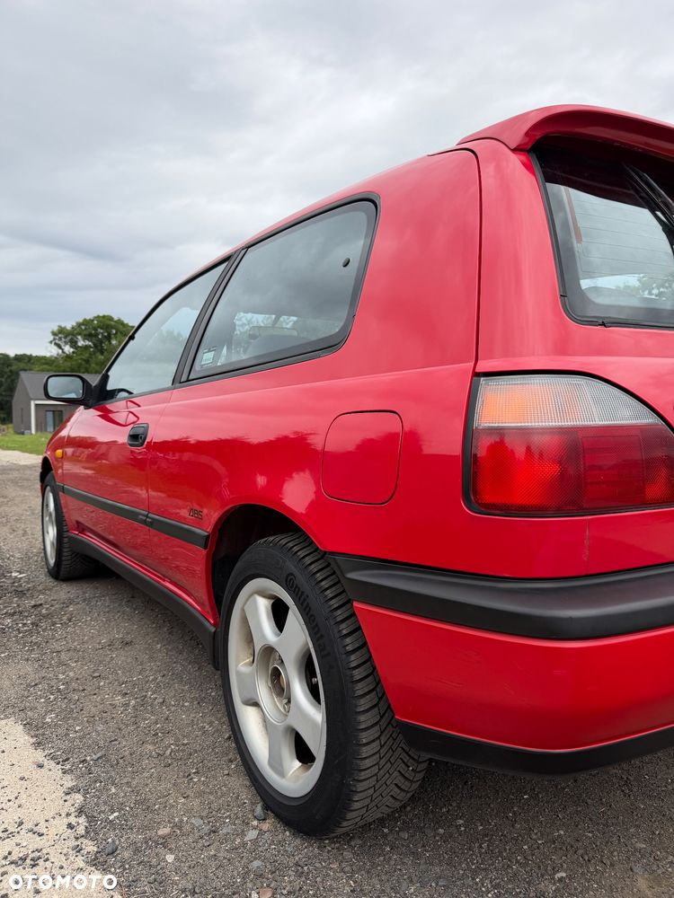 Nissan Sunny - 17