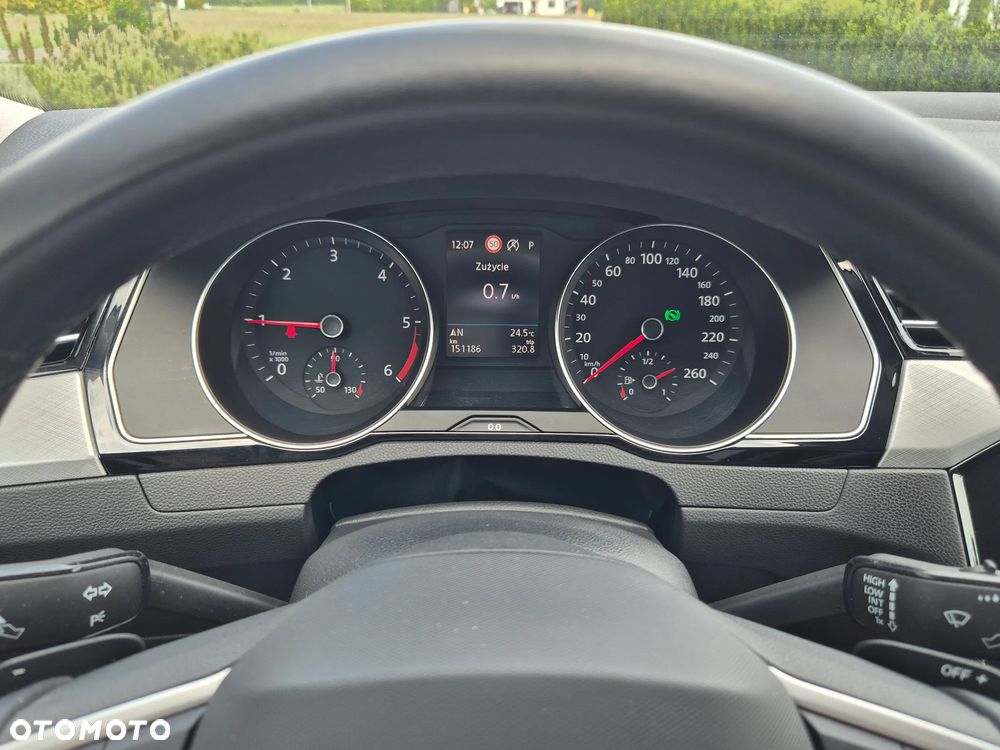 Volkswagen Passat 2.0 TDI EVO Elegance DSG - 21