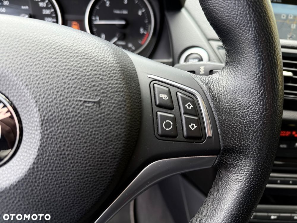 BMW X1 sDrive18d xLine - 16