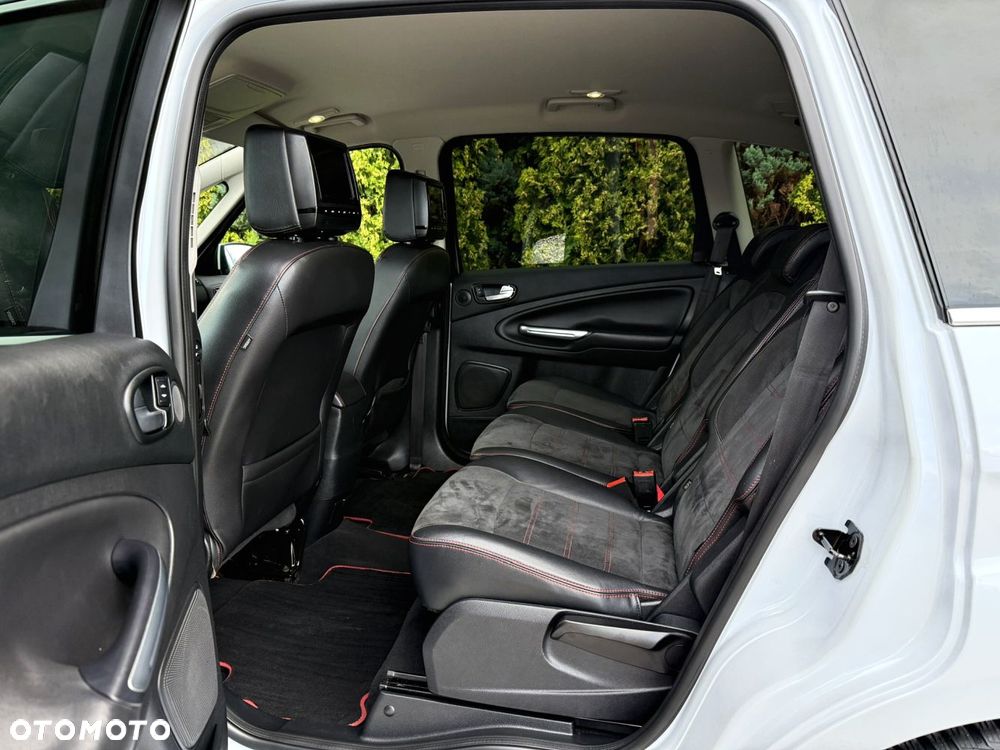 Ford S-Max - 36