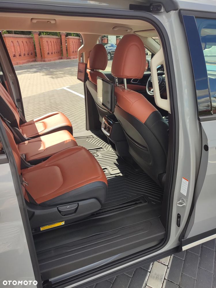 Kia Carnival - 9