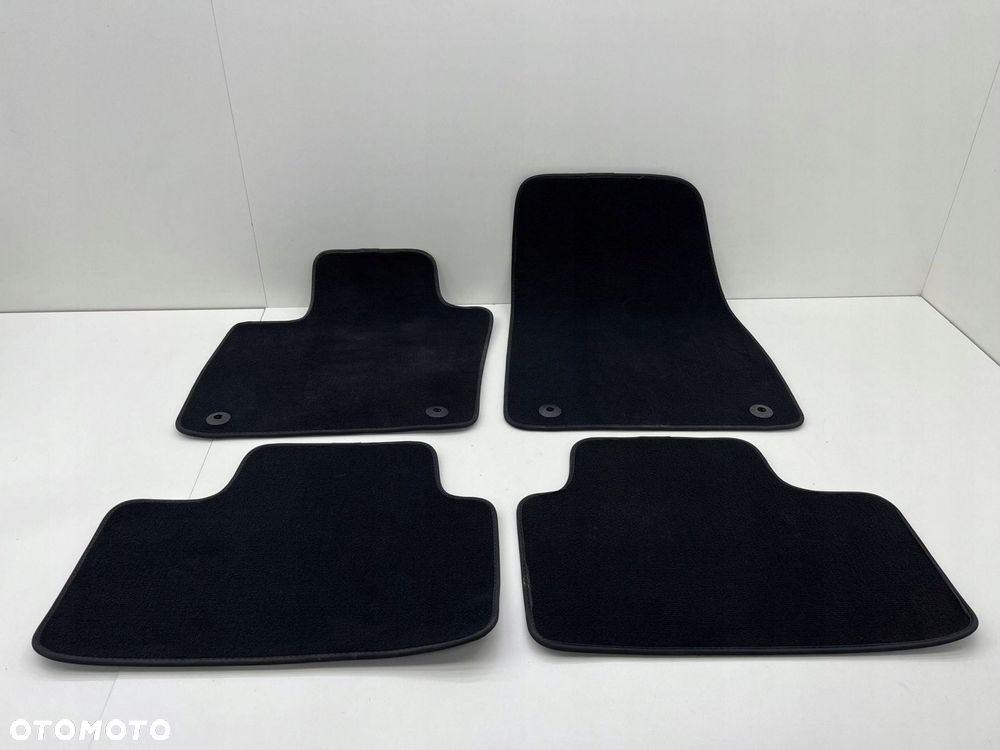 VOLVO XC40 DYWANIKI WELUROWE KOMPLET 32328775 - 1