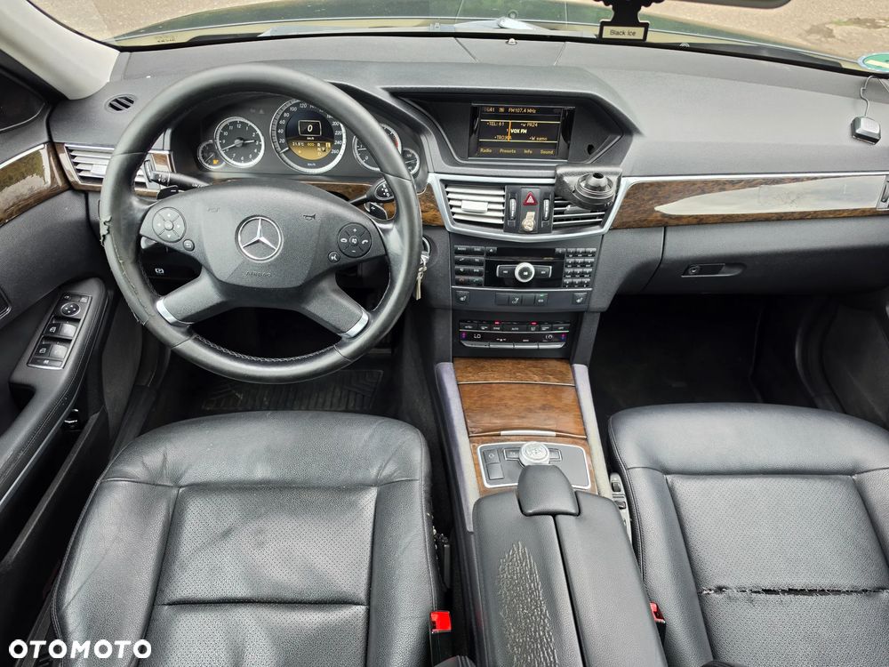Mercedes-Benz Klasa E 200 CDI 7G-TRONIC Elegance - 32