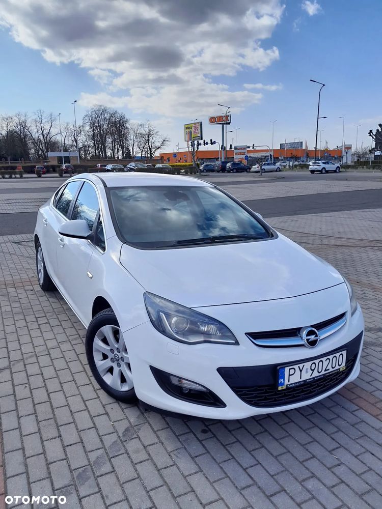 Opel Astra 1.4 T Business EU6 - 3