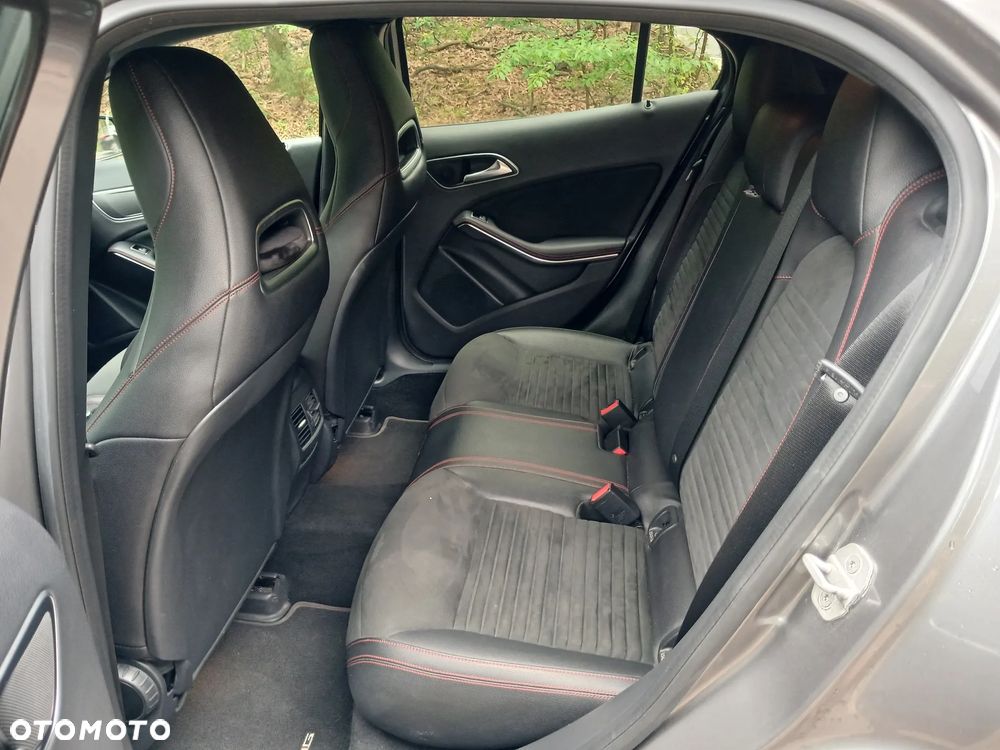 Mercedes-Benz GLA 200 7G-DCT AMG Line - 20