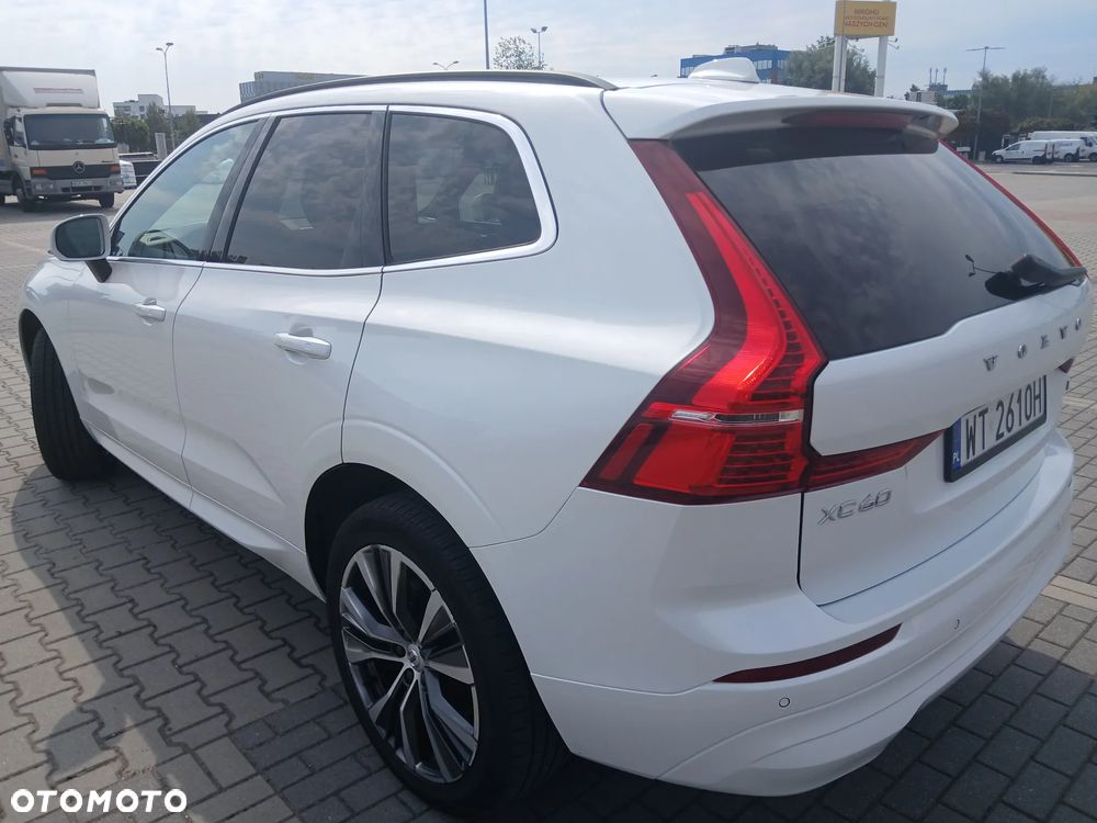 Volvo XC 60 B5 B AWD Momentum - 4