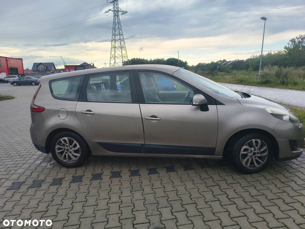 Renault Scenic - 2
