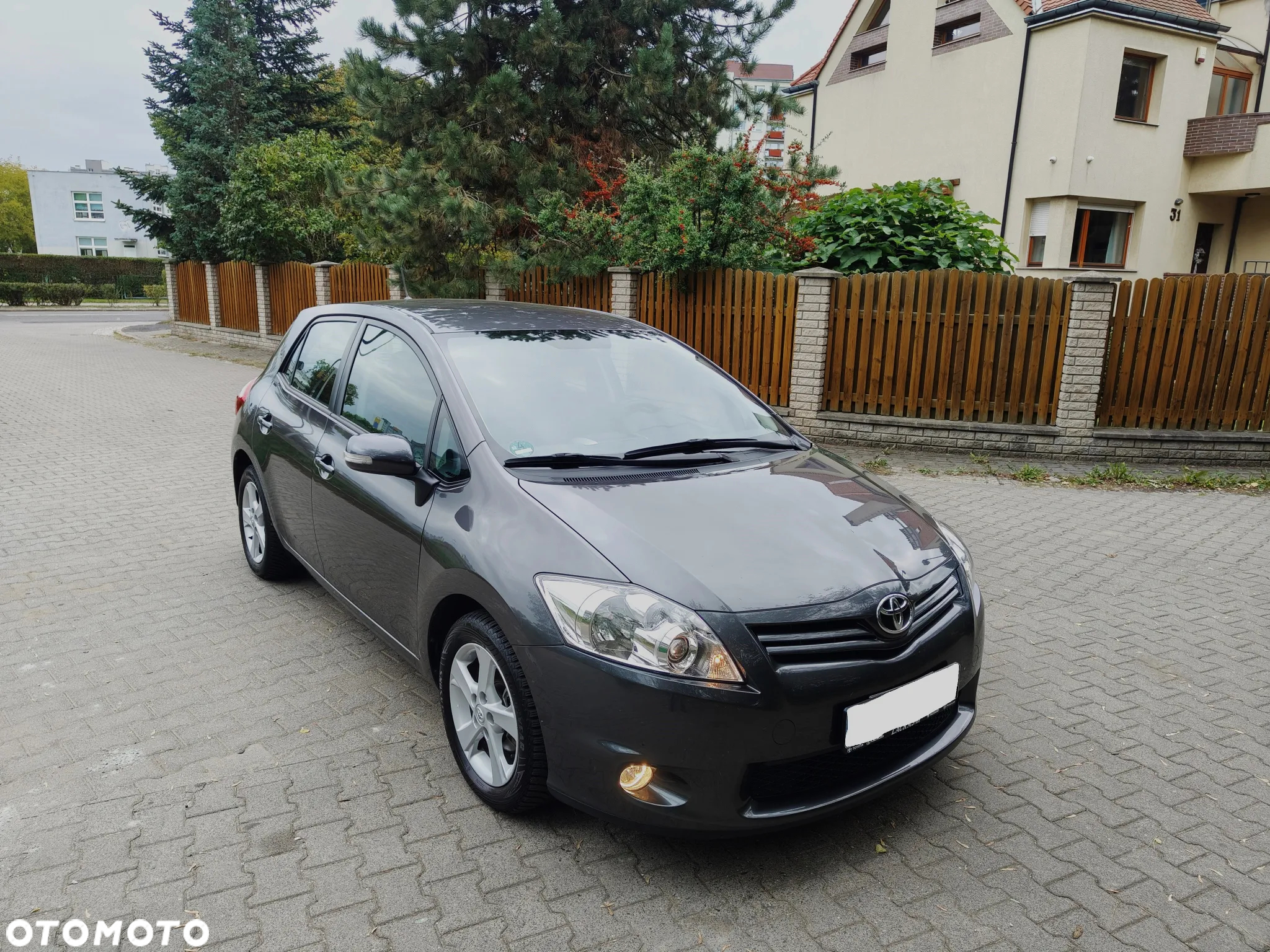Toyota Auris 1.6 Premium Comfort MS - 2