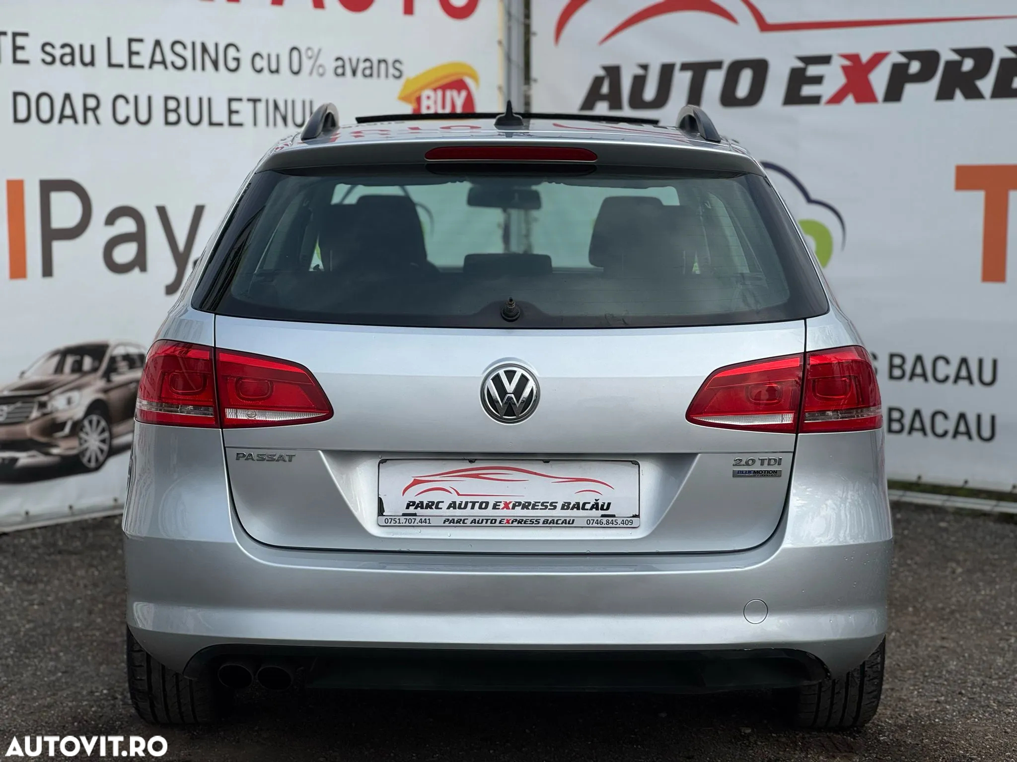 Volkswagen Passat Variant 2.0 TDI Blue TDI Comfortline - 20