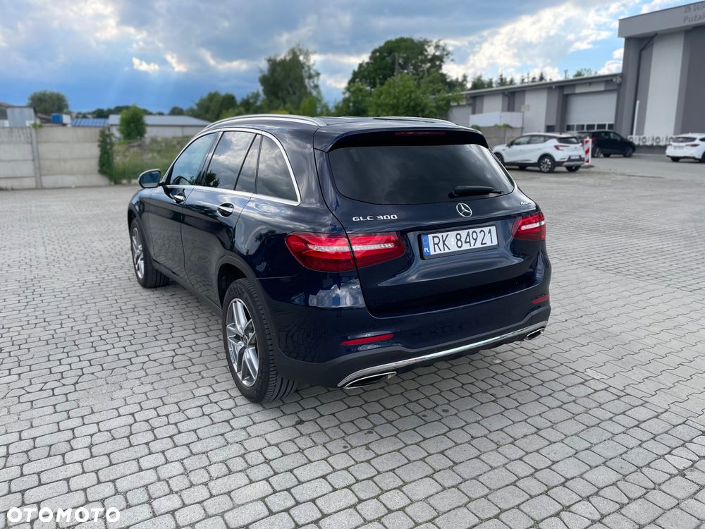 Mercedes-Benz GLC 300 4Matic 9G-TRONIC AMG Line - 9