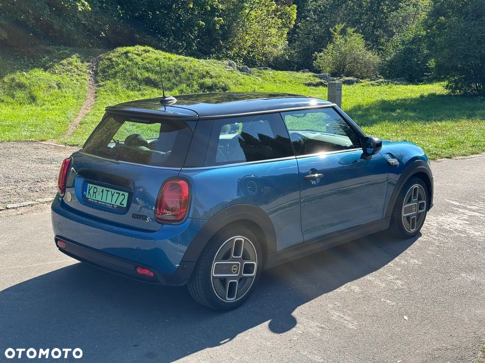 MINI Cooper SE Classic Trim - 13