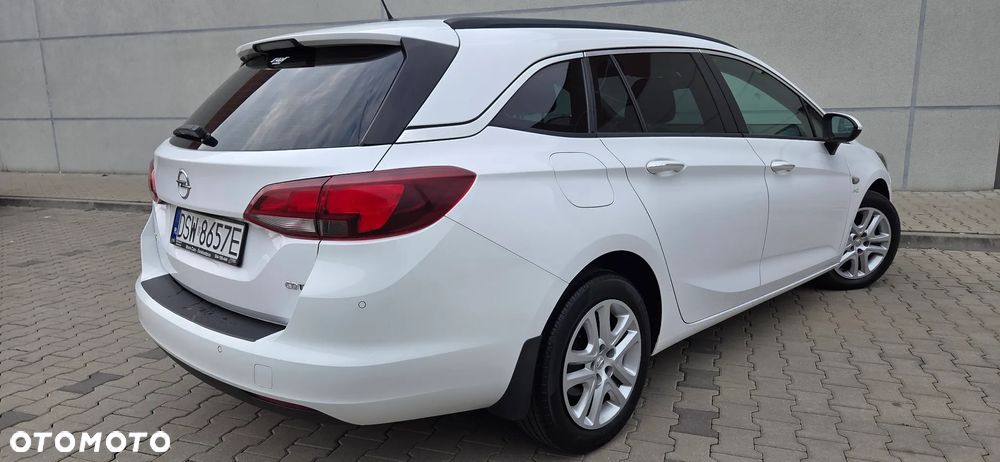 Opel Astra 1.6 CDTI Essentia - 9