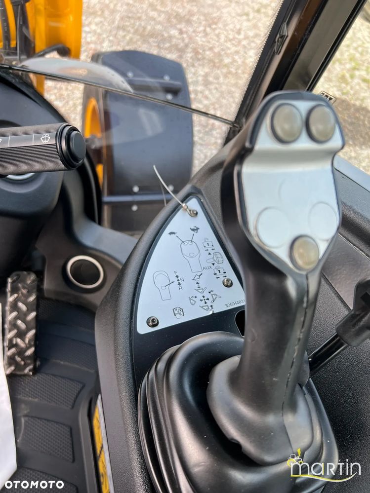 JCB 406 Toolmaster - 11