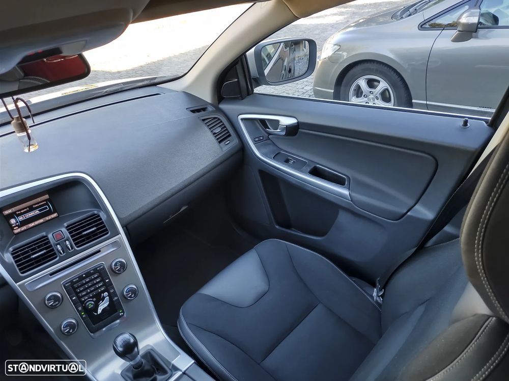 Volvo XC 60 2.0 D3 Drive Momentum Start/Stop - 21