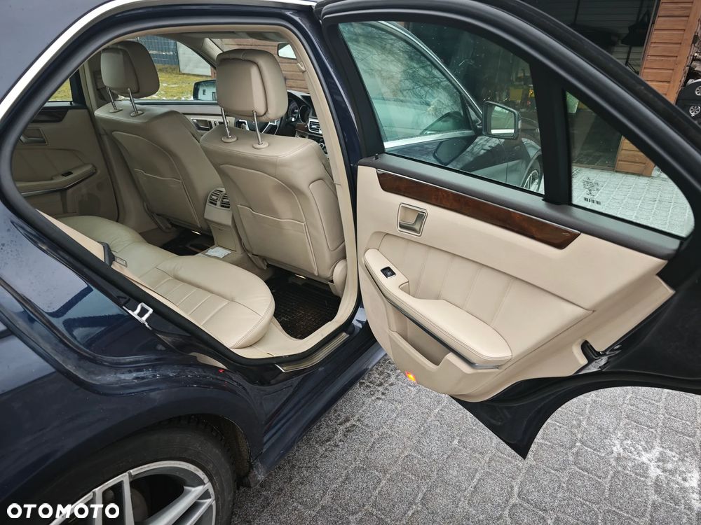 Mercedes-Benz Klasa E 350 BlueTEC 4Matic 7G-TRONIC - 13