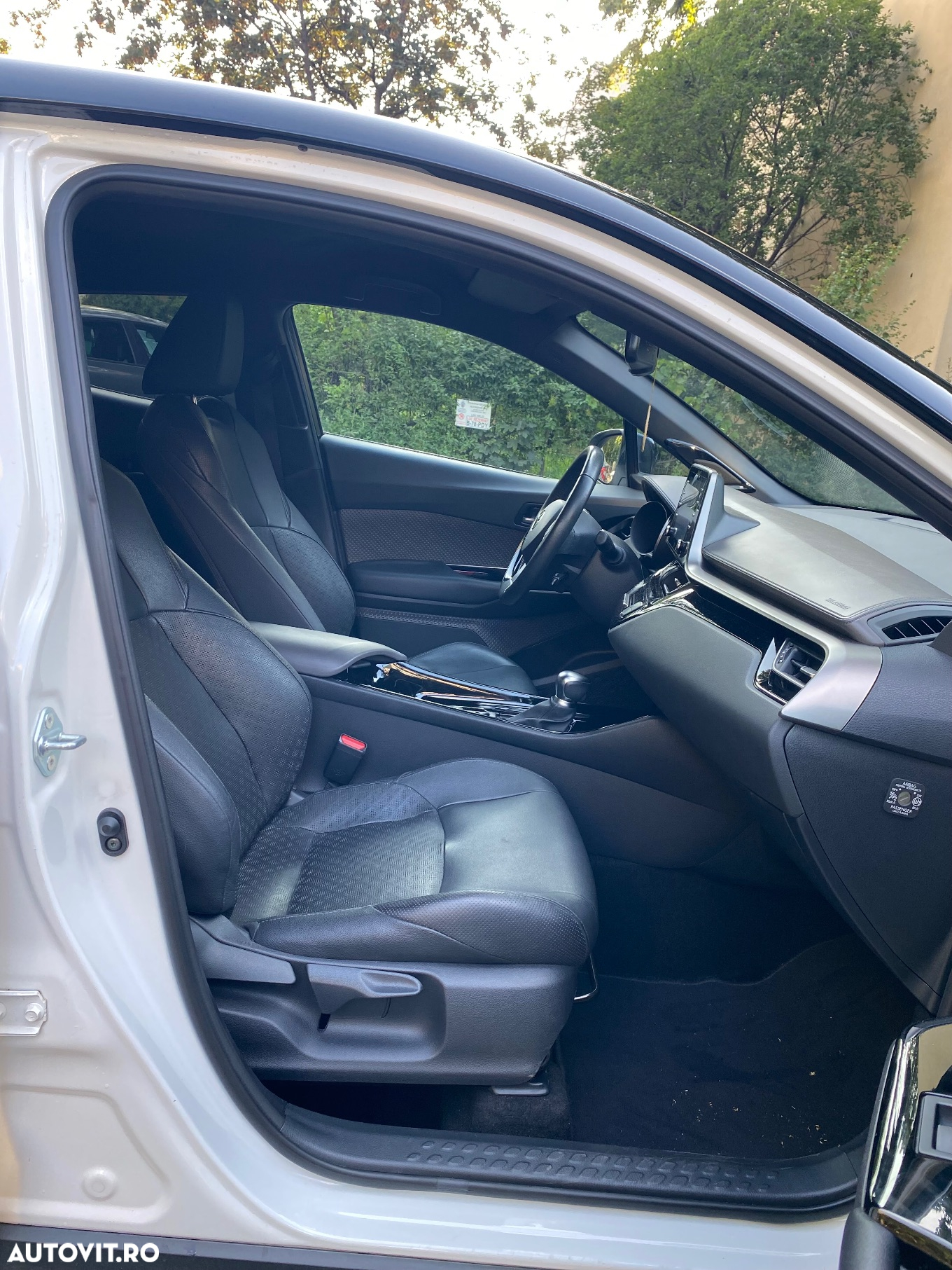 Toyota C-HR 2.0 HSD 184 CP 4x2 CVT Classy Bi-Tone - 14