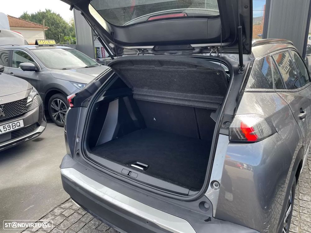 Peugeot 2008 1.2 PureTech Allure EAT8 - 21