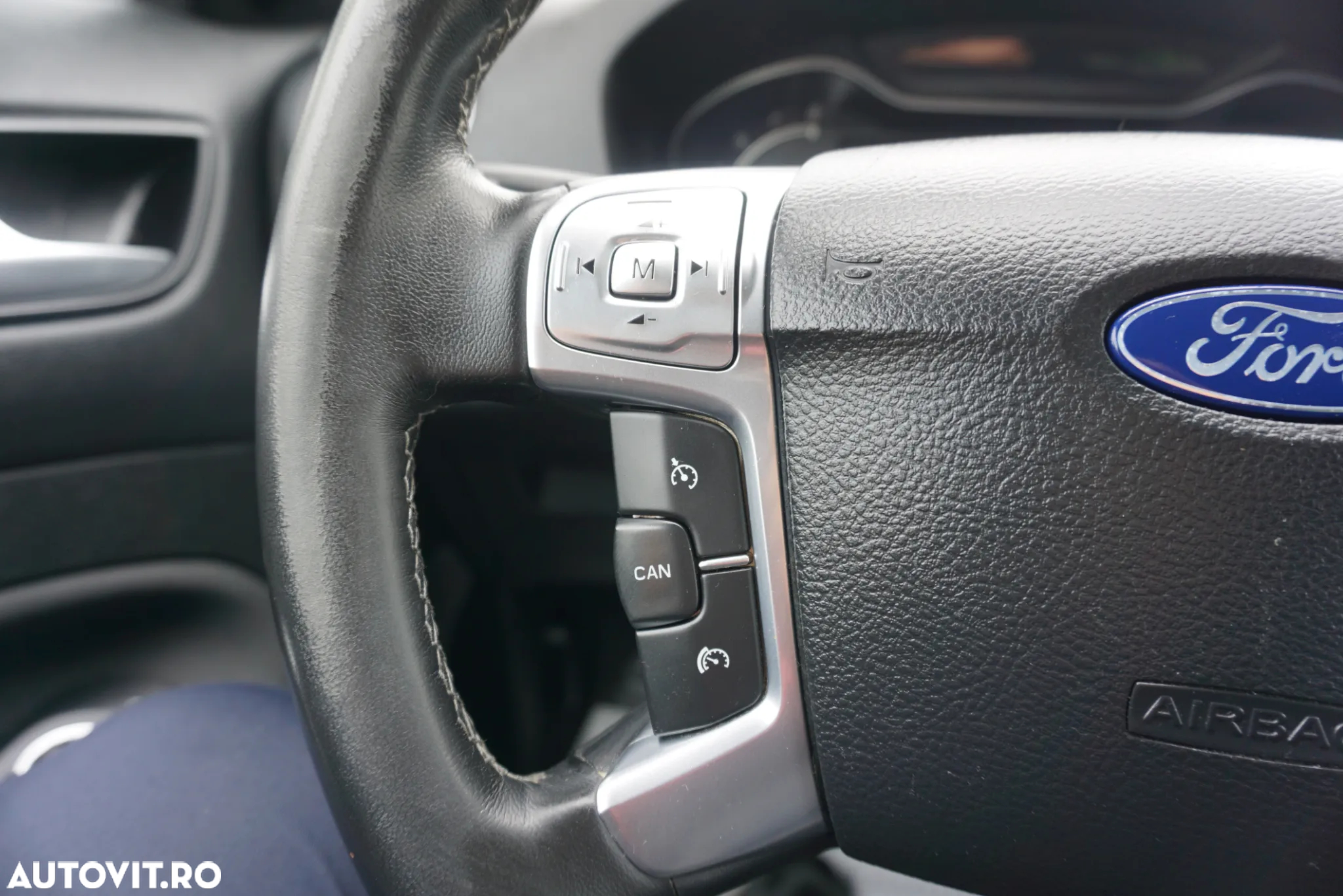 Ford Mondeo 2.0 EcoBoost Powershift Titanium - 21