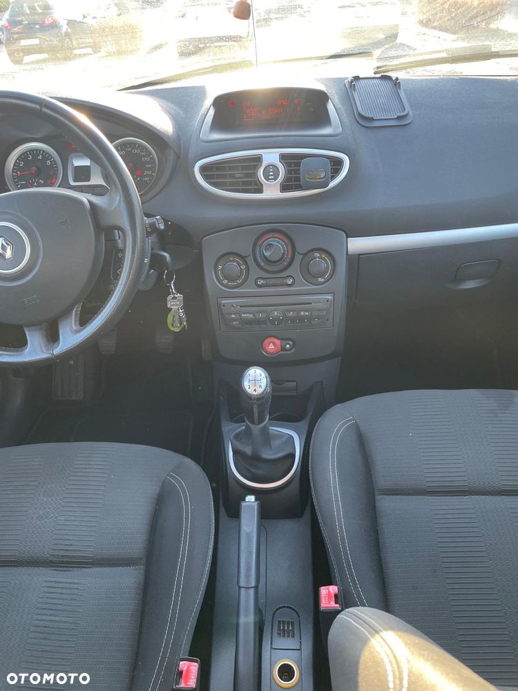 Renault Clio 1.2 16V Authentique - 9