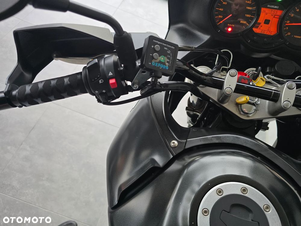 Suzuki V-STROM - 23