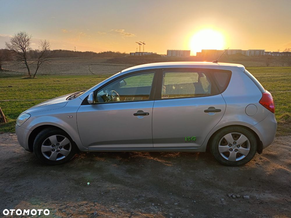 Kia Ceed 1.4 Comfort + - 4