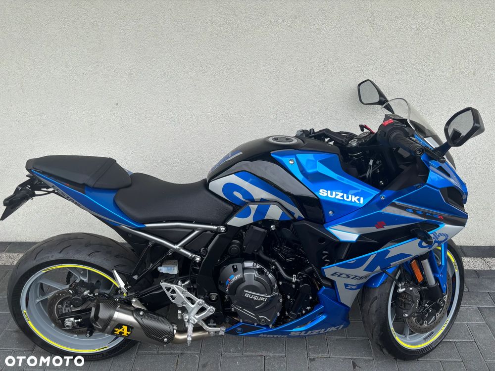 Suzuki GSX - 12