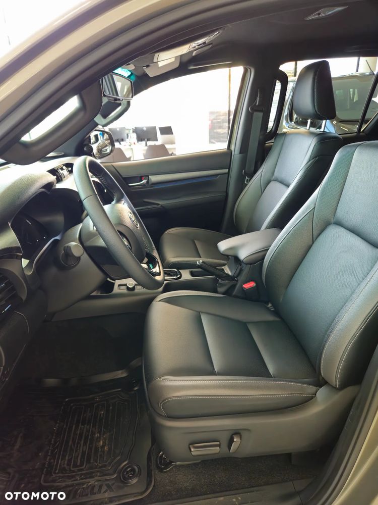 Toyota Hilux 2.8 D-4D Double Cab Invincible 4x4 - 11