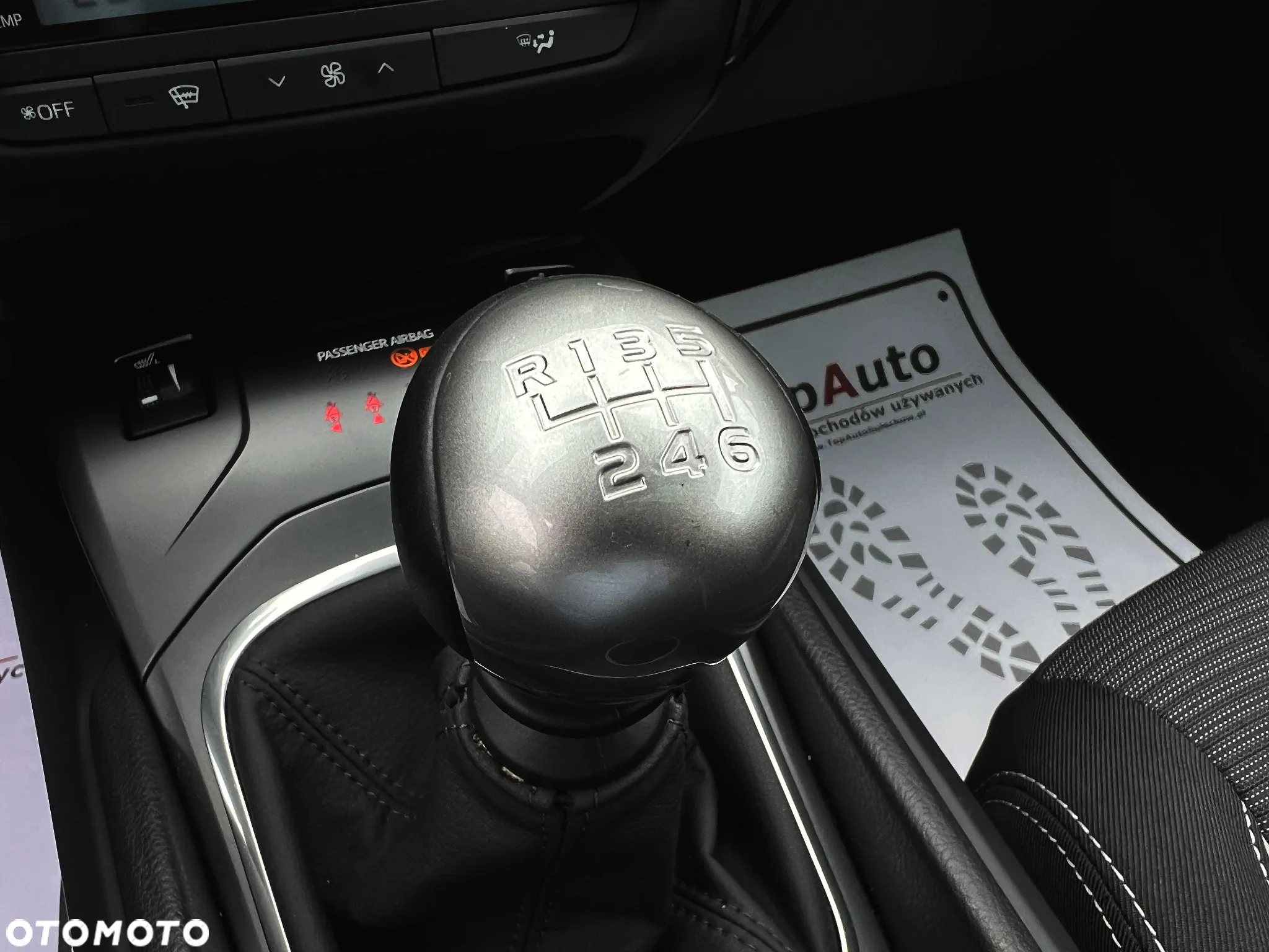 Toyota Avensis 1.8 Premium - 31