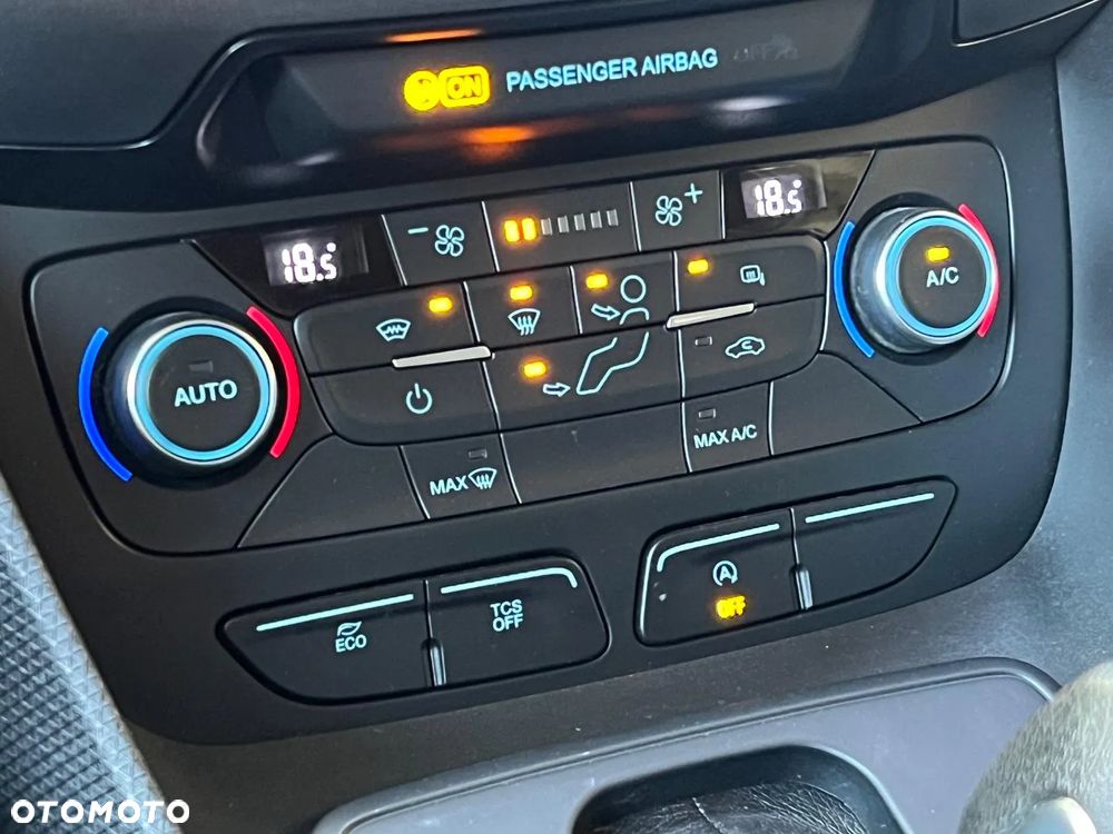 Ford Transit Connect - 28