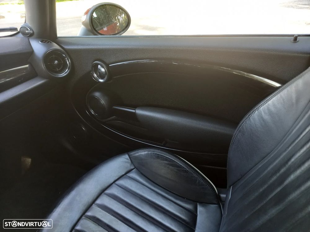 MINI 3 Portas Cooper D - 17