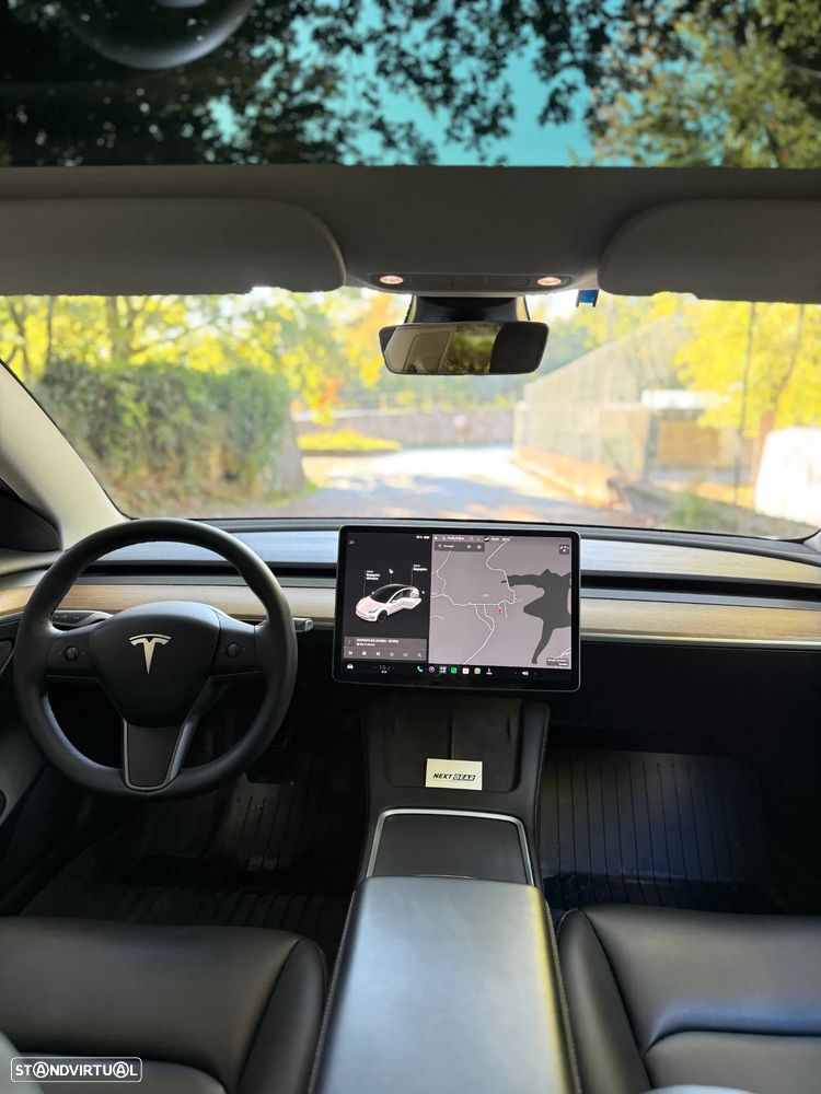 Tesla Model 3 - 6