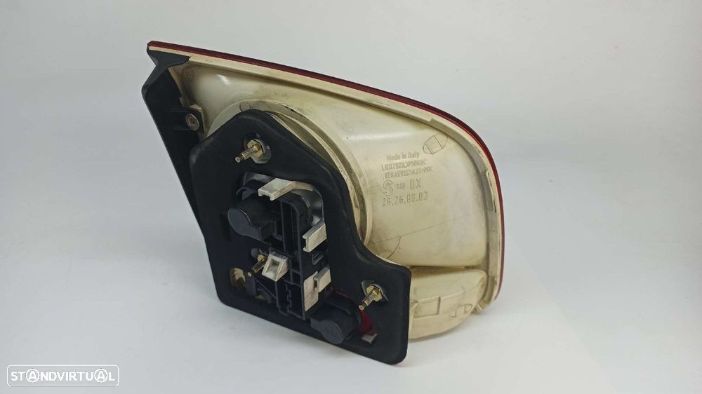 FAROLIM TRASEIRO DIREITO VOLKSWAGEN TOUAREG (7LA) TDI R5 - 11