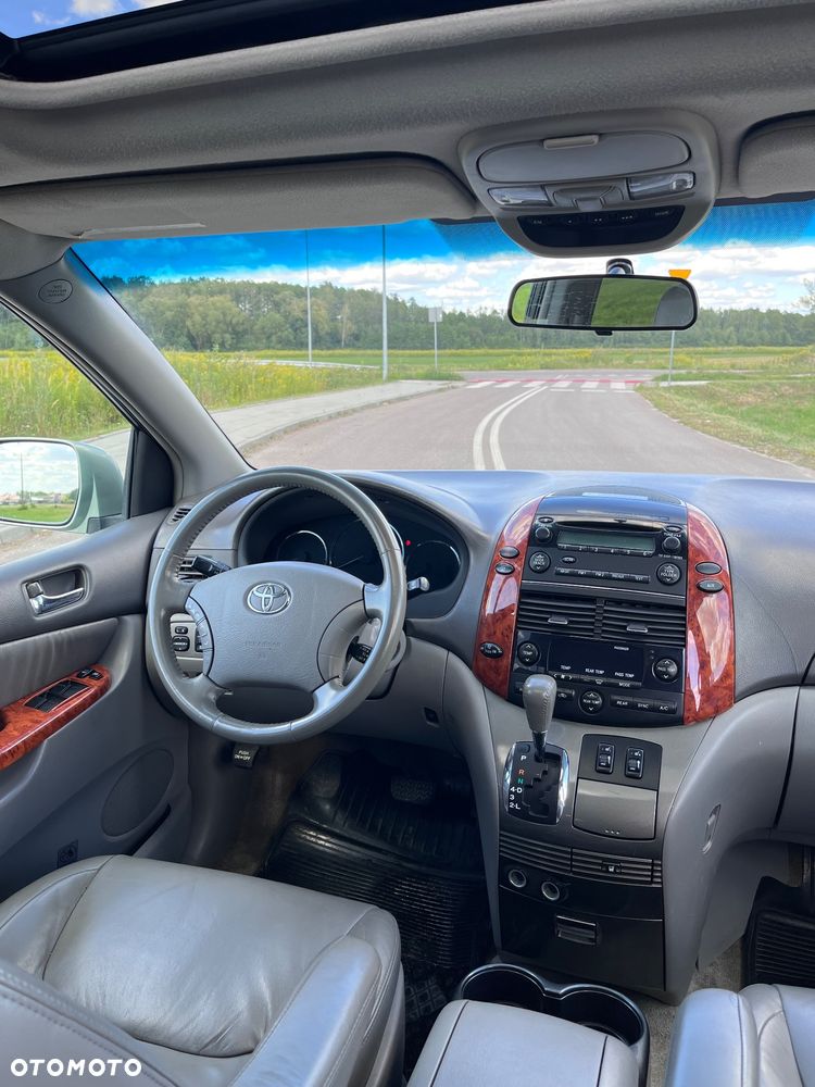 Toyota Sienna - 10