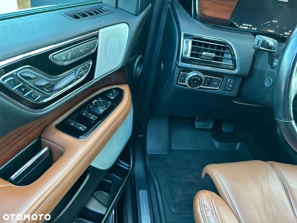 Lincoln Navigator - 7