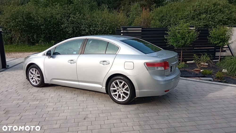 Toyota Avensis 1.8 Sol - 13